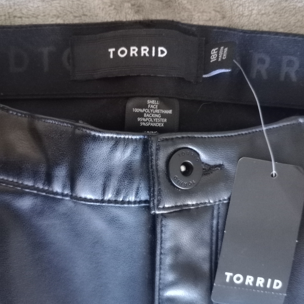 Torrid Women's Shell Leather Black Straight Leg Pants Size 18R - Picture 3 of 8